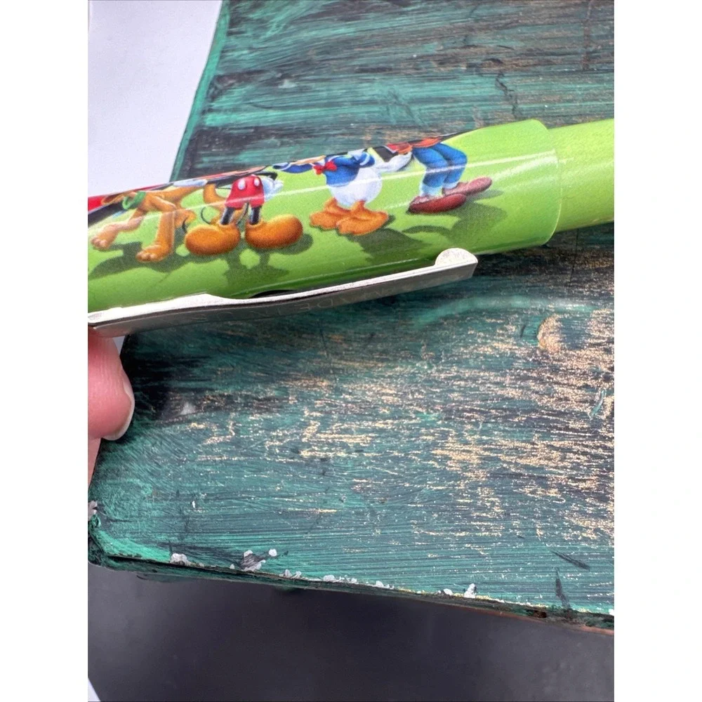 RARE 2012 Mickey Mouse Daffy Duck Disney Pen  Castle Green Tested EUC HTF
